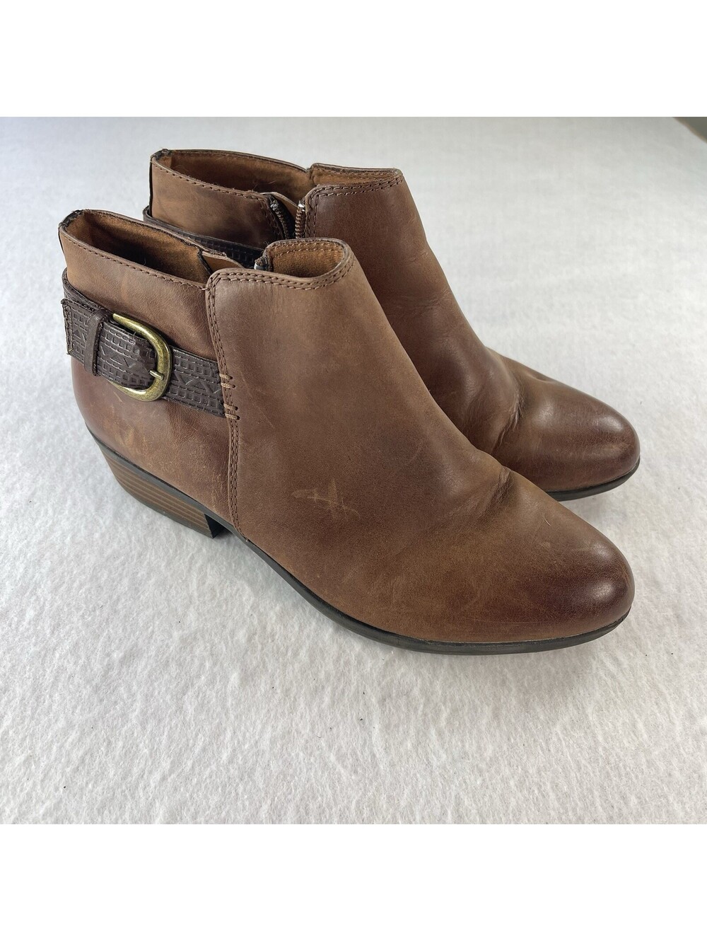 Clarks Ankle Boots Womens 8.5 Brown Leather Buckle Side Zip Block Heel booties